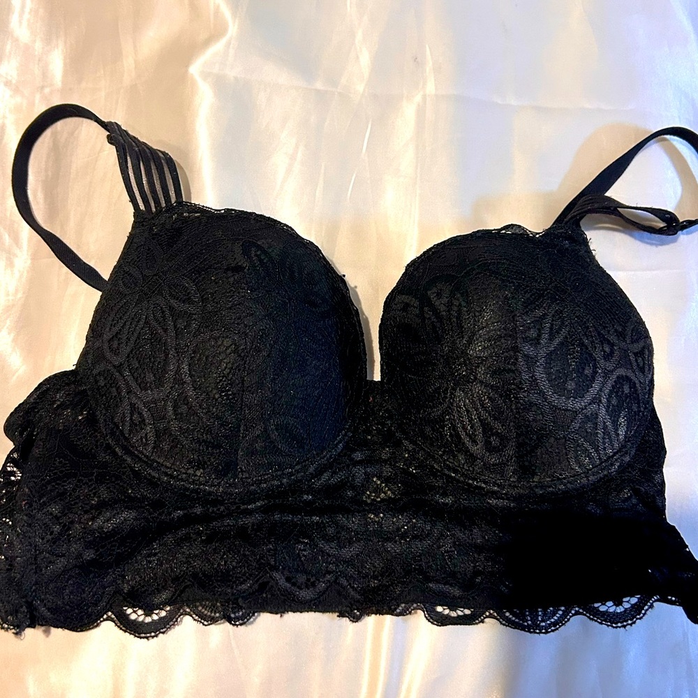 Black laced bustier